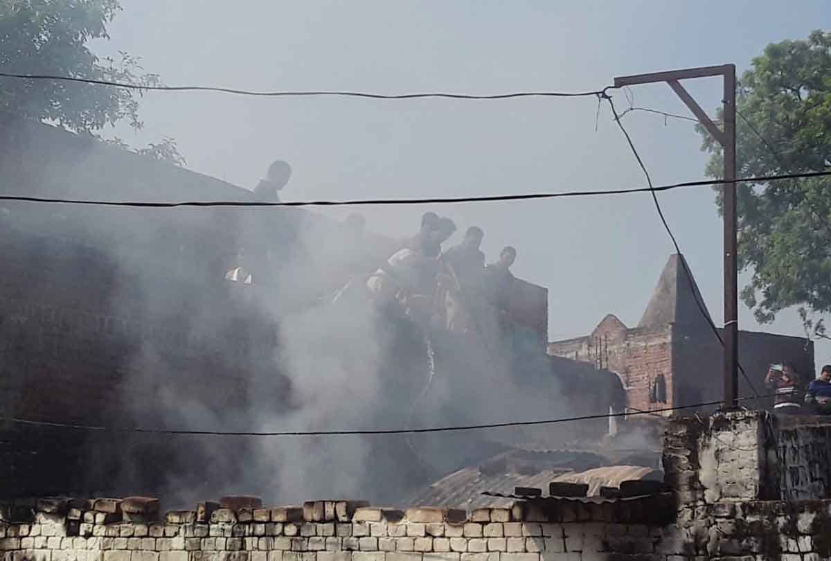 Farrukhabad: Fire breaks out in textile printing factory, loss of lakhs