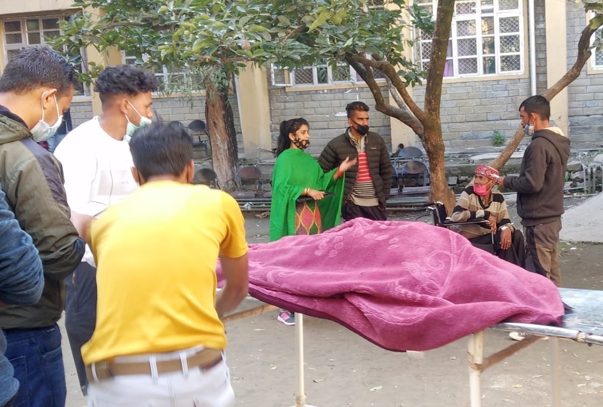 Two women tourist killed raft overturned in beas river in Bashing Kullu Himachal Pradesh