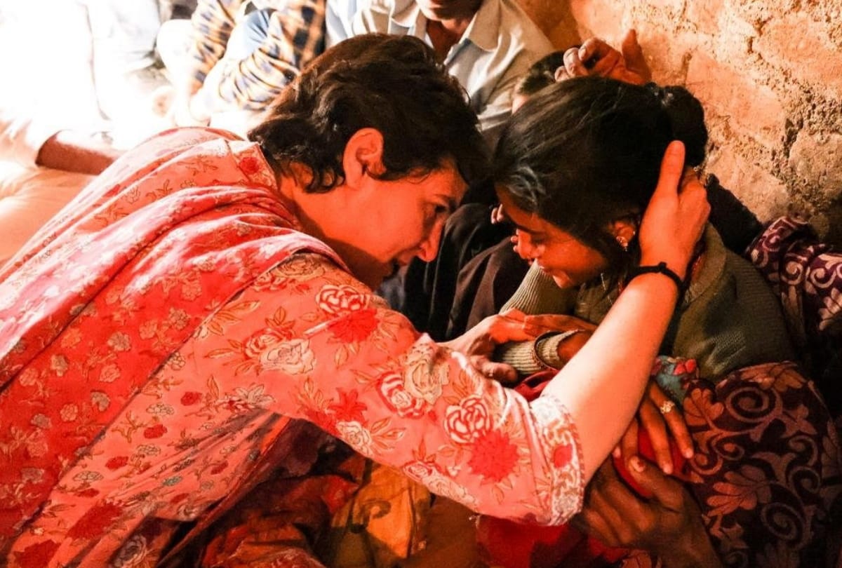 Priyanka Gandhi sent smartphone to daughter of deceased farmer Bhogi Pal