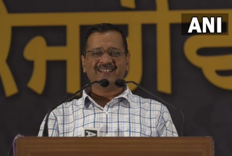 Delhi CM Arvind Kejriwal Meets Traders in Bathinda of Punjab