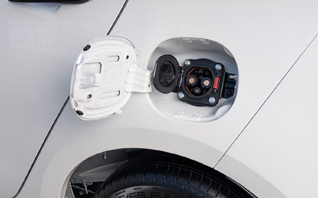 Tata Motors and BluSmart Mobility signs MoU and Tata Motors to deliver 3500 XPRES T EVs to BluSmart Mobility