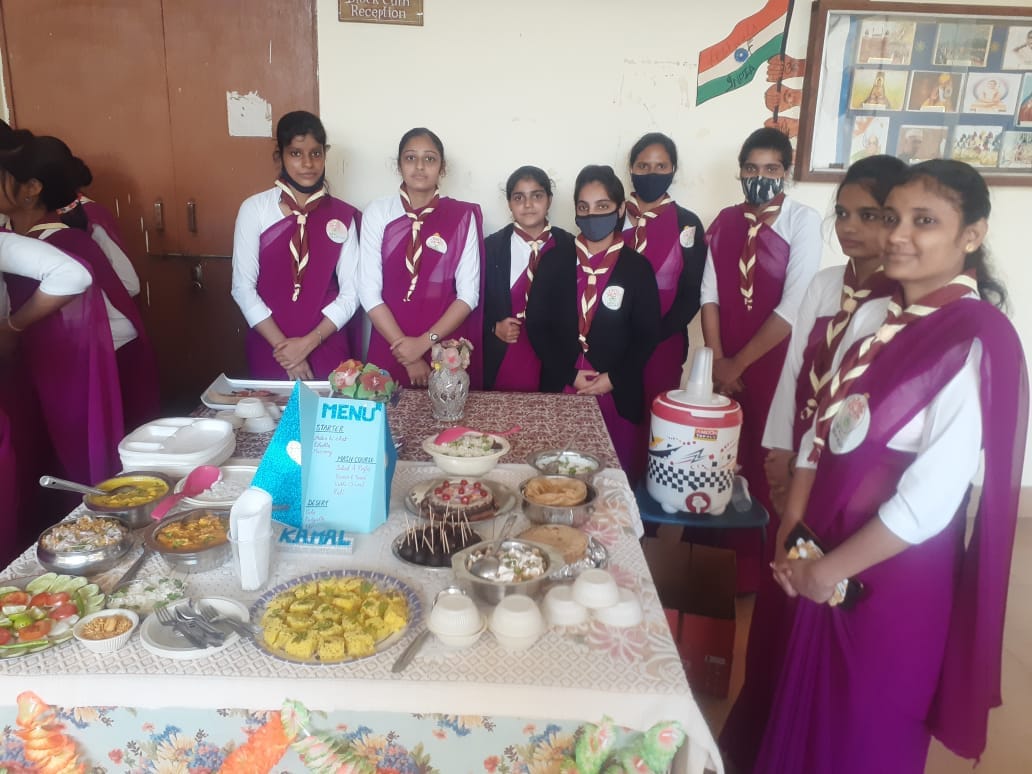 Girls learn to make tents and tie knots