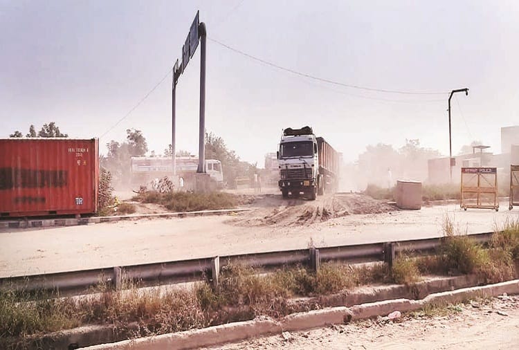 Jaisinghpur Kheda border opened after ten months