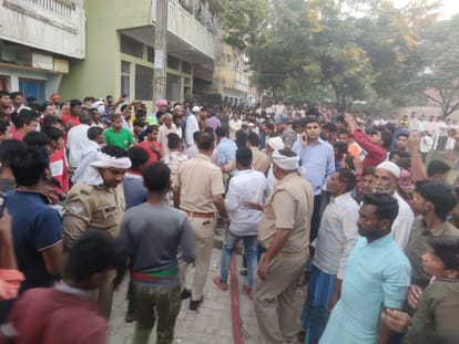 Firecracker factory explosion in Jaunpur: mutilated child dead body found buried in house rubble DM-Police administration on spot