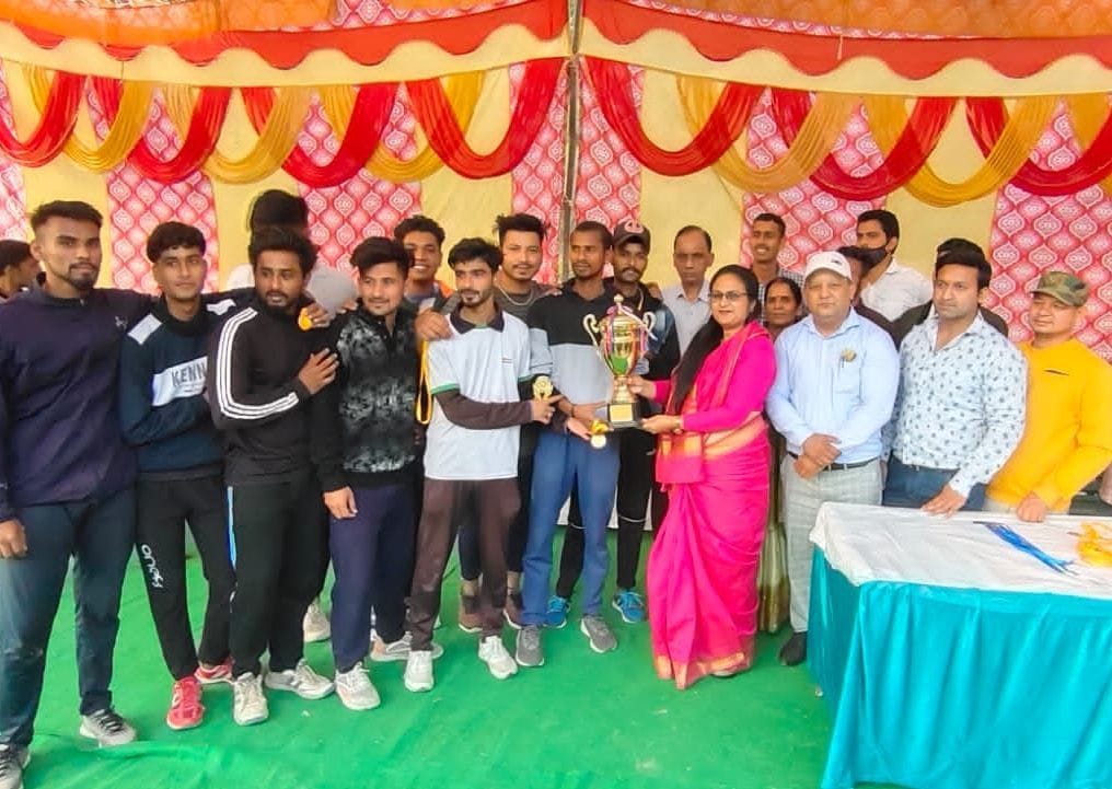 Rasta Cafe team won the cricket competition