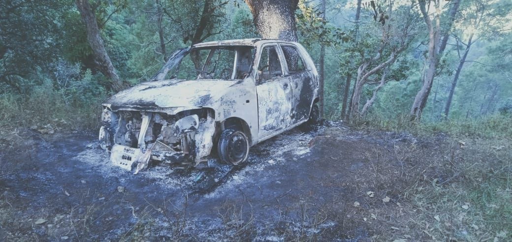 Burnt body found in burnt car in Bhanoli, suspected of murder