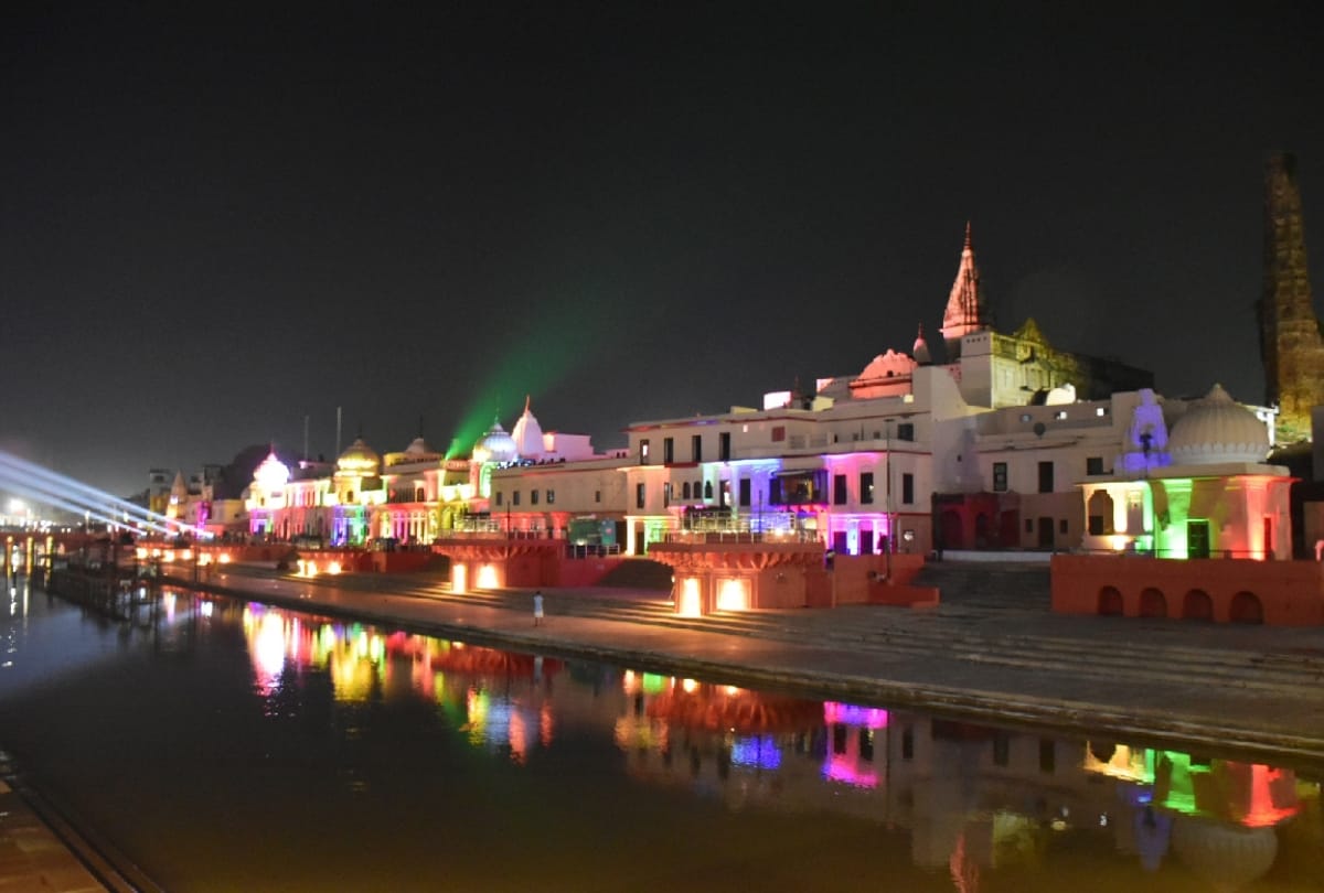 Diwali celebration in Ayodhya with 9 Lak diyas.