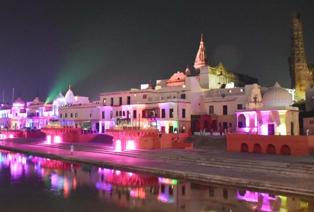 Diwali celebration in Ayodhya with 9 Lak diyas.