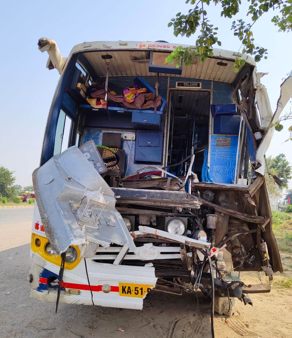 Tourist bus going from Nepal to Bangalore collided with dumper, driver killed, two injured