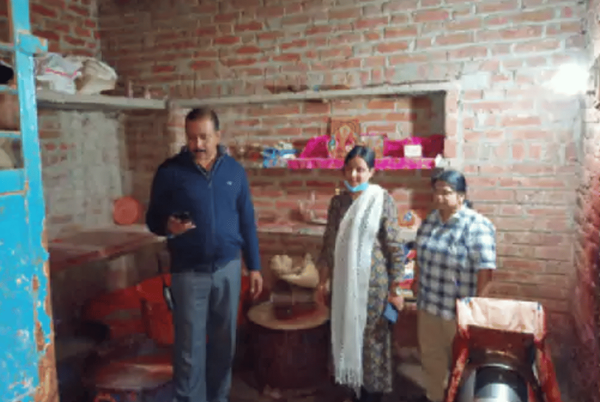 Fake sauce: In Bhind, the police caught the factory of tomato sauce made from arrowroot and chemical color