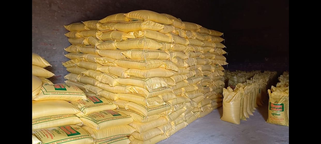 Chief Minister's flying squad raided, 1158 bags of urea recovered