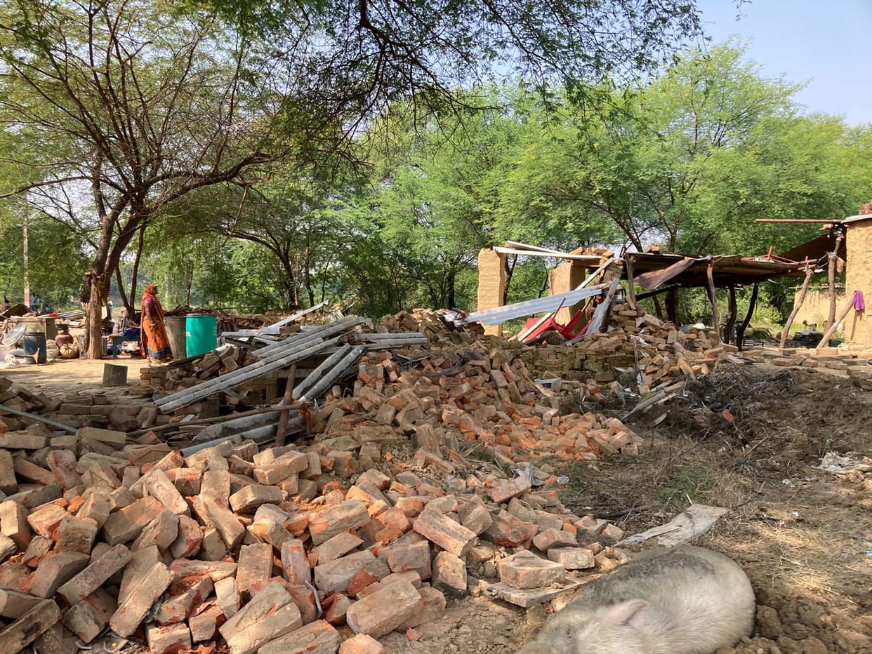 Revenue department team demolished houses in Musahar basti by bulldozers in varanasi