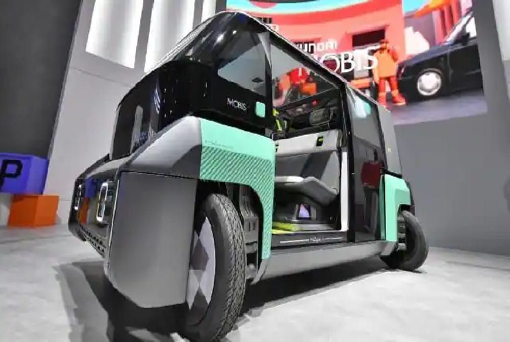 Hyundai Mobis e-corner module can turn car wheels 90 degrees