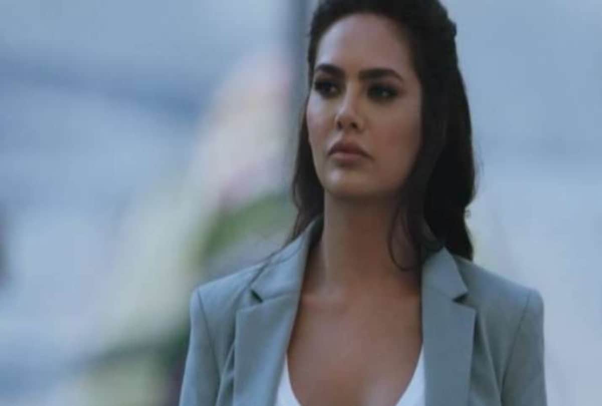 aashram 3 actress esha  gupta reveals that she refused to advertise skin whitening product beauty brand had filed a case against