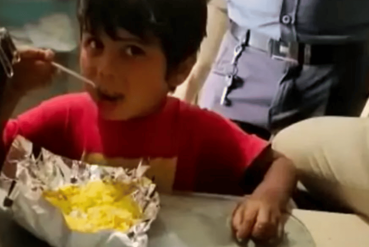 It also happens: After eating the poha-jalebi of the police, the child forgot the house, said that I will stay in the police station...