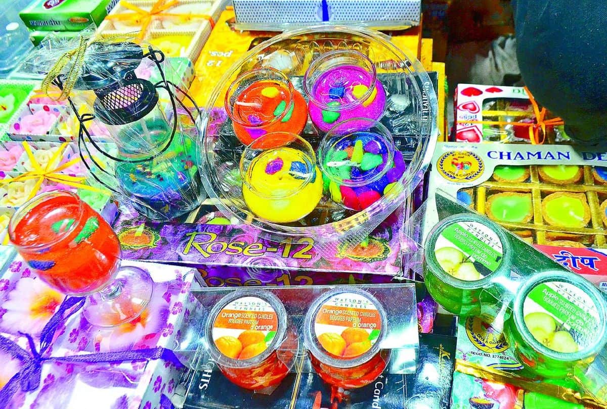 diwali 2021: designer diyas and lights in the market in agra