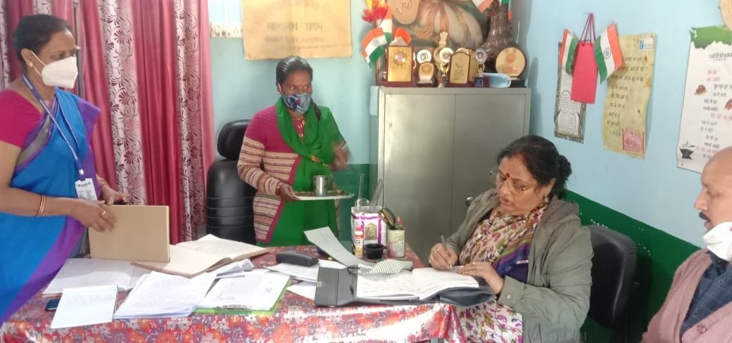 Show cause notice to the principal on finding discrepancies