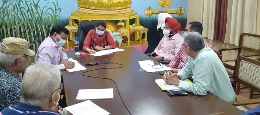 DM made mill officers sit for hours on outstanding payment