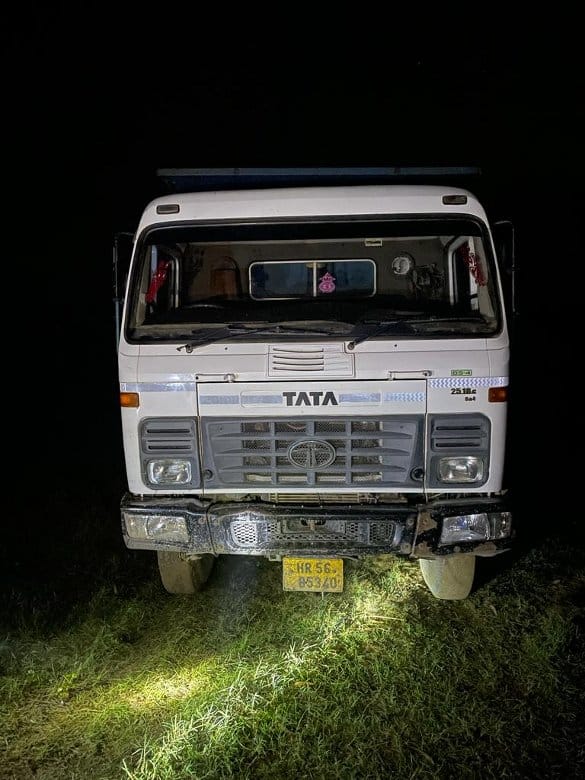 Vehicle seized while doing illegal mining in Makhiyali