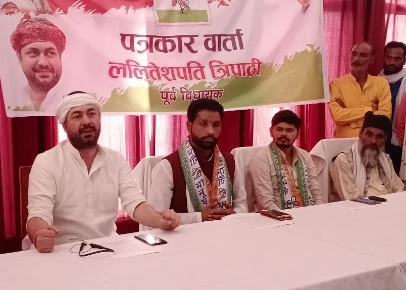 Former congress MLA Lalitesh pati tripathi reached varanasi aurangabad house after joining TMC
