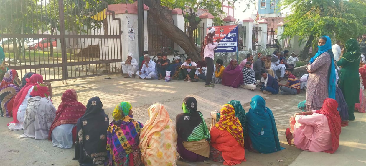 800 bags of fertilizer distributed to 400 farmers