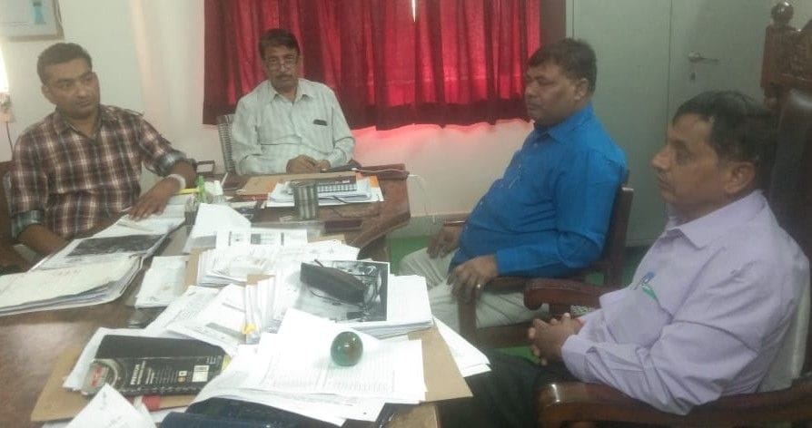 Hathras: DDO expressed displeasure over slow operation of schemes