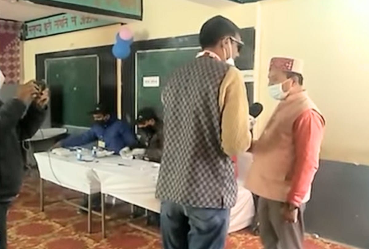 By election in himachal pradesh voting: violation of model code of conduct Bharmour BJP MLA Jia Lal Kapoor