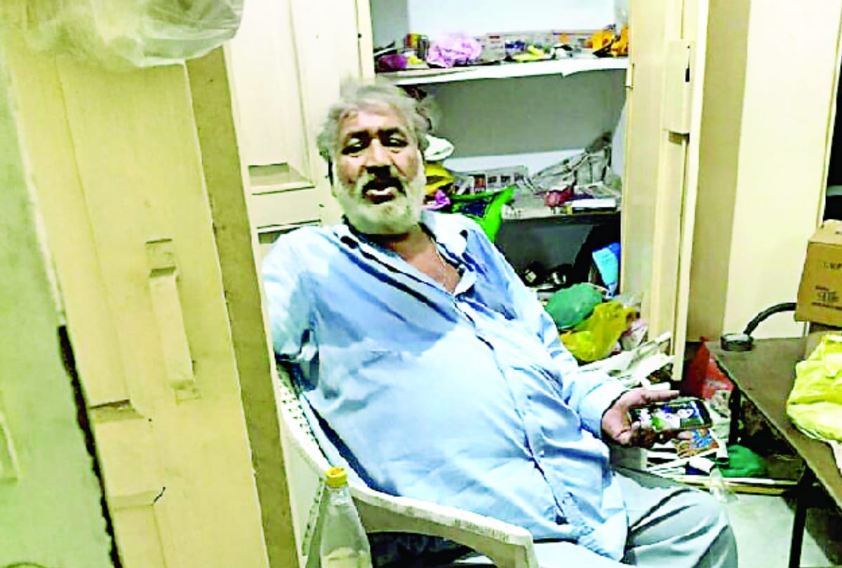 67 lakh rupees loot from a businessman in Mirzamandi Lucknow.