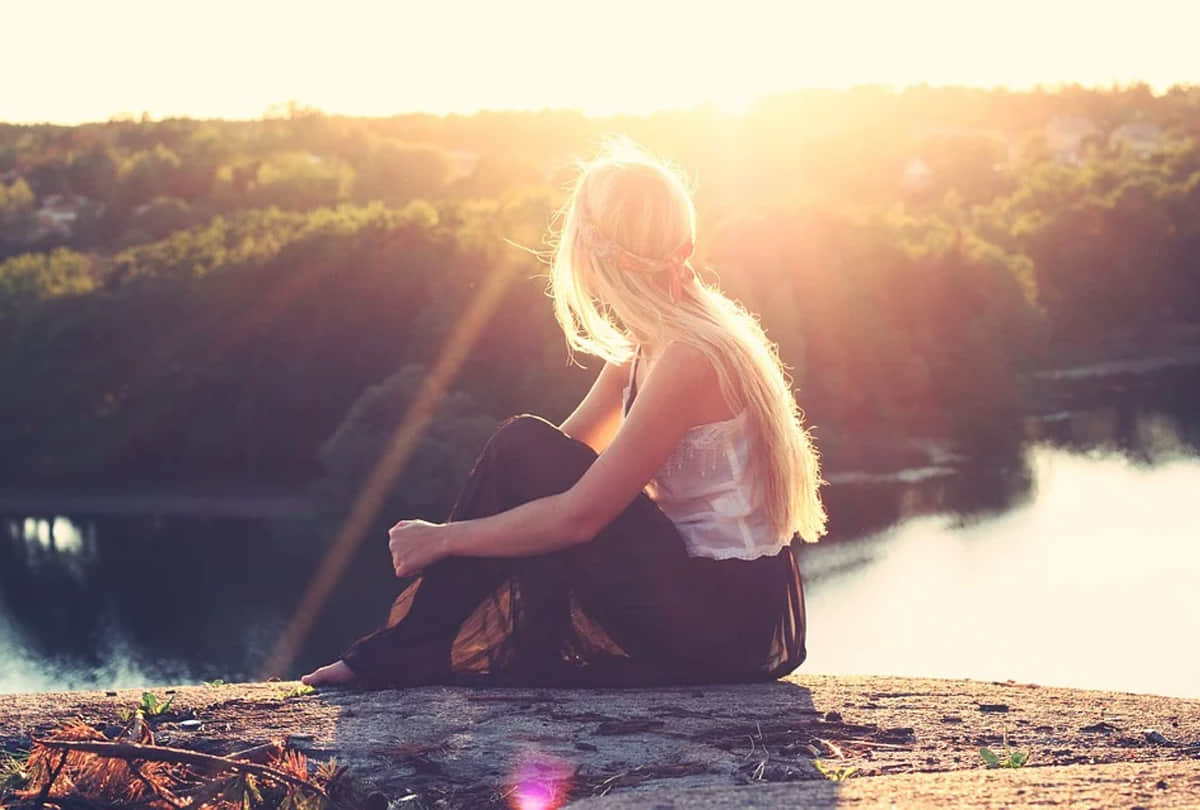 woman eating three square feet dry walls in one weak know what is the reason