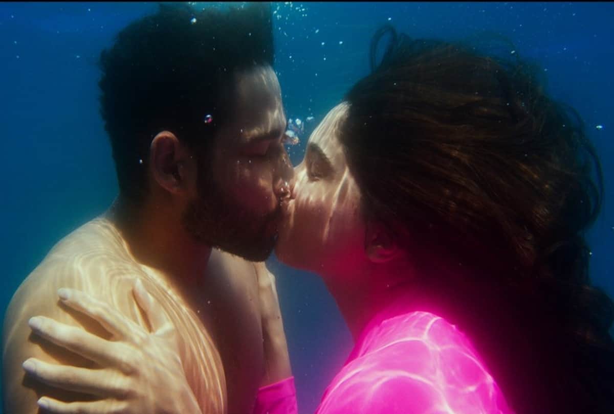 Siddhant chaturvedi overcame his fear of water during the shooting of love song in Bunty and babli 2