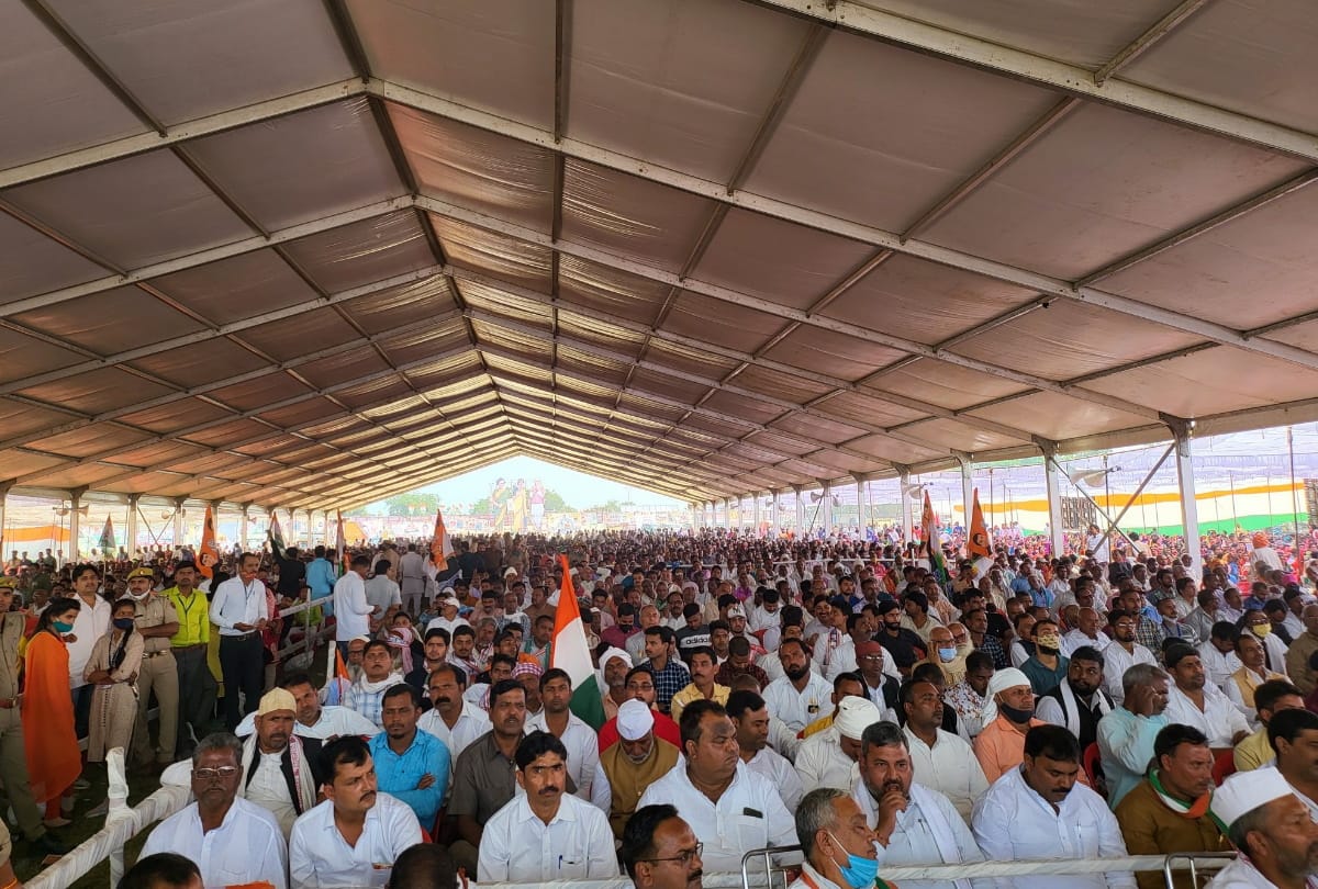 People gathered at Priyanka Gandhi Pratigya rally in Gorakhpur