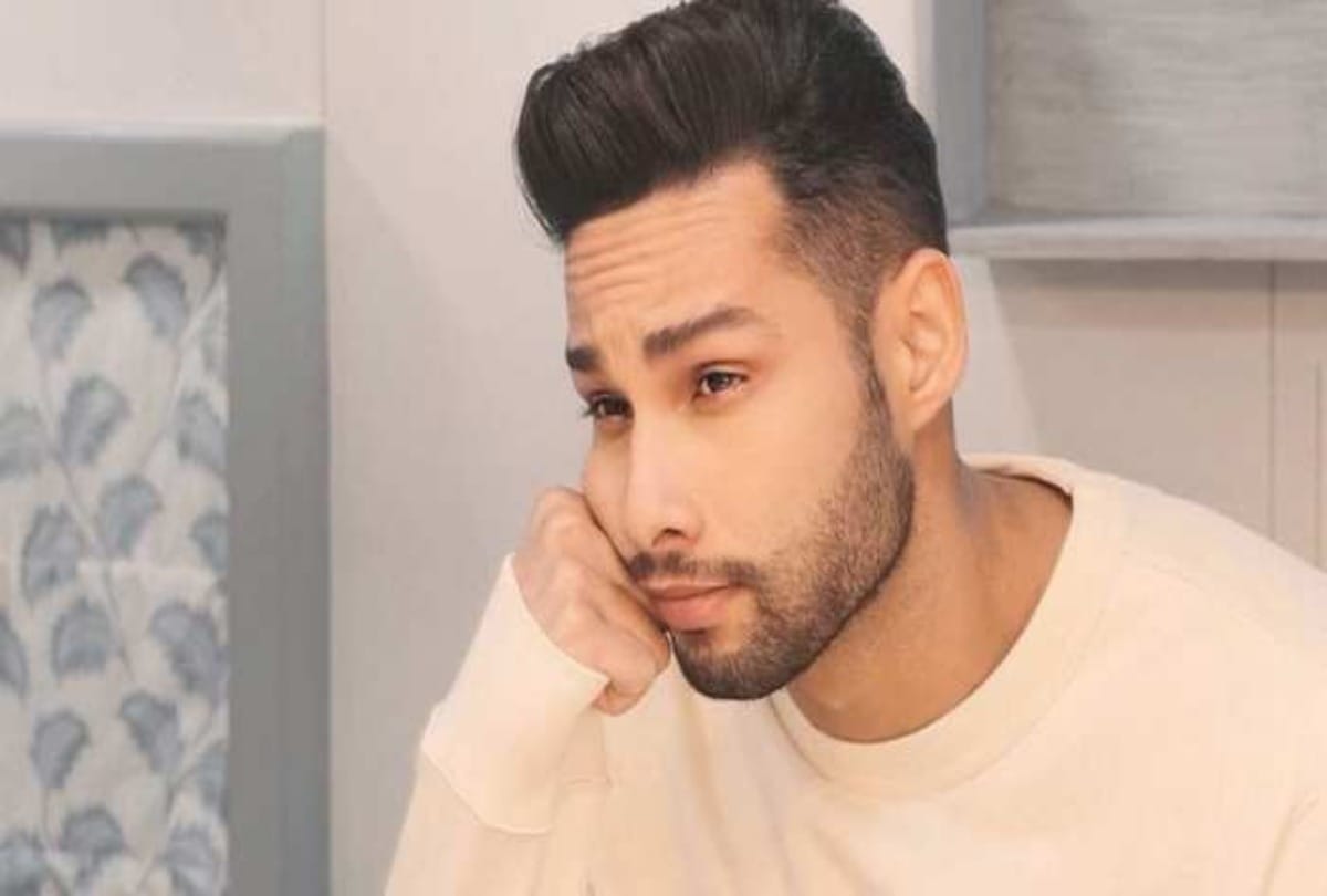 Actor Siddhant Chaturvedi posts throwbacks to say he is cheated fate 