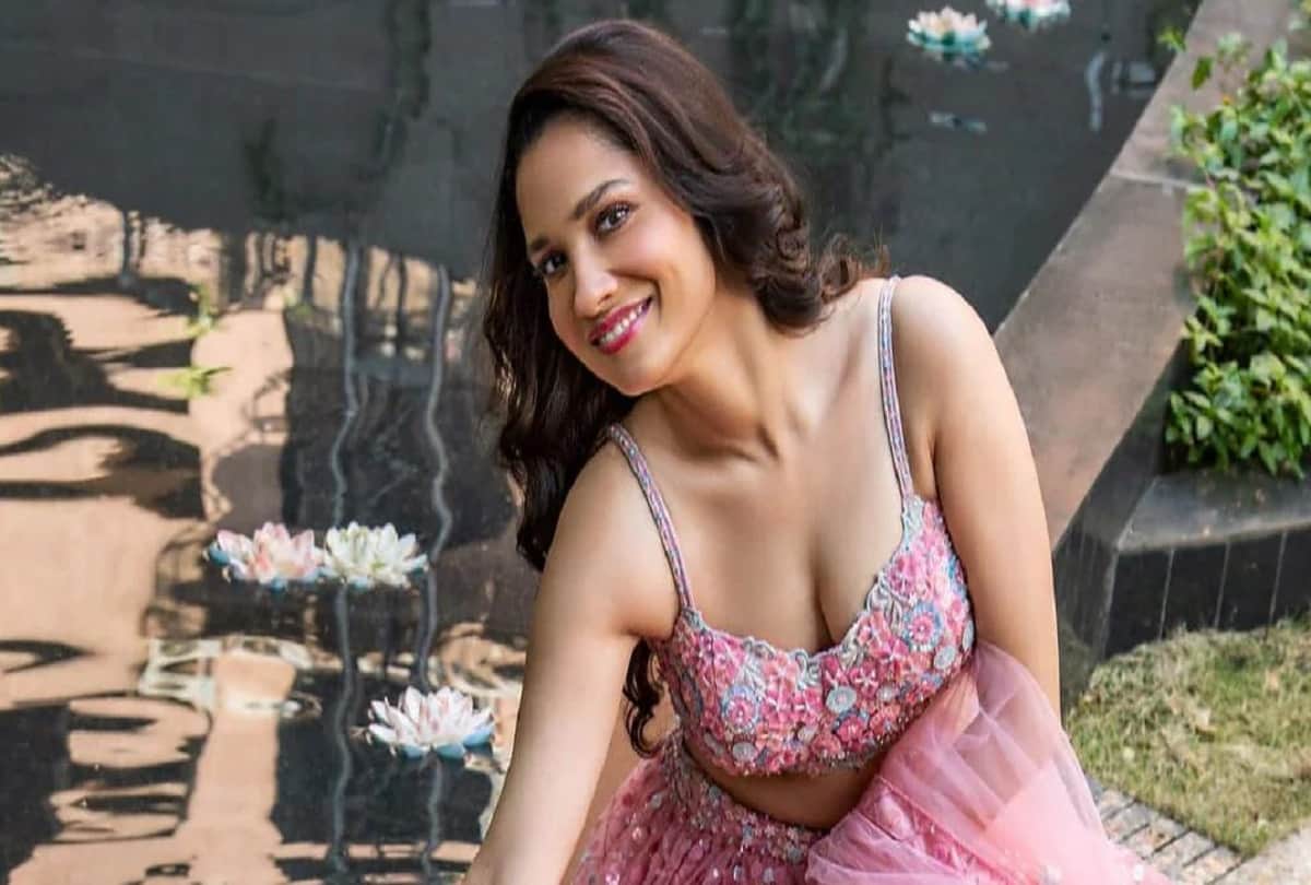 ankita lokhande shares photos in pink lehenga