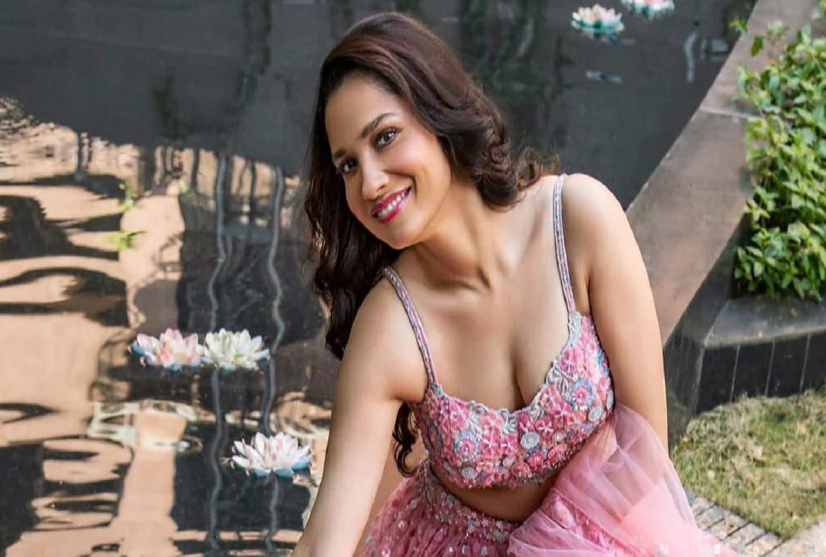 ankita lokhande shares photos in pink lehenga