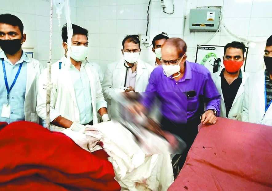 patakha factory blast in jaunpur roof of house blew away with explosion, people were shaken  see photos