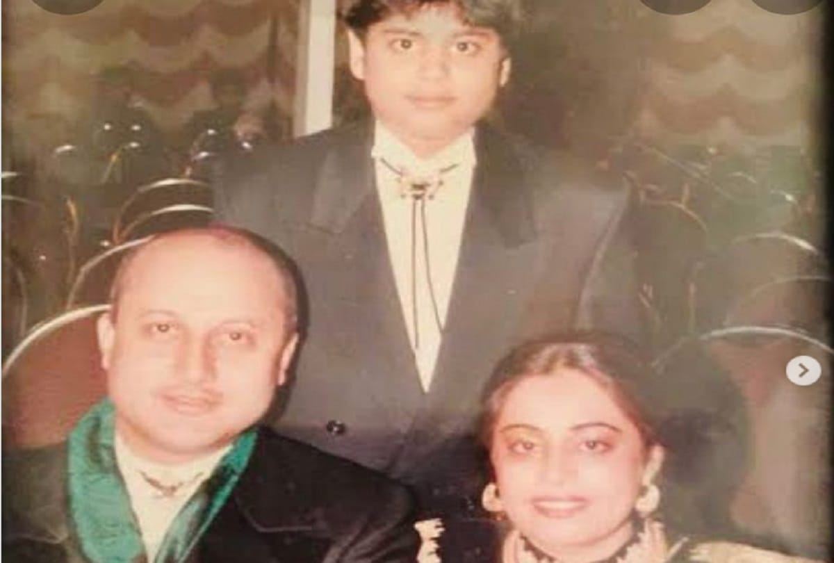 Anupam shares rare pic with Kirron as he wishes son Sikandar on birthday