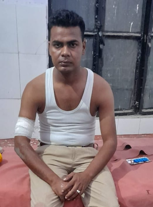 Cow smuggler shot in police encounter, soldier also injured