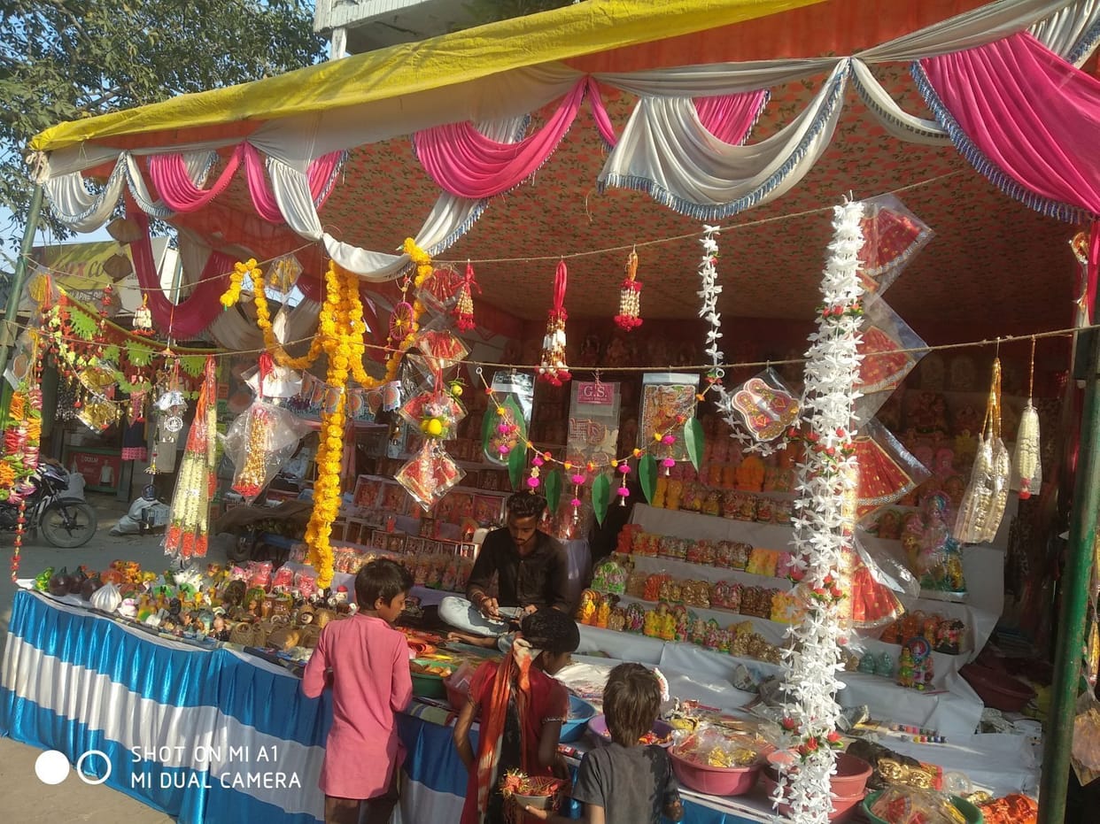 Market buzzing for Diwali