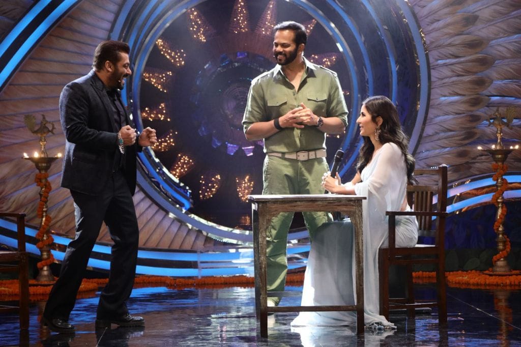Bigg Boss 15: Katrina Kaif accuses Salman Khan of arriving late on sets everytime, latter performs one hand push-ups on her demand