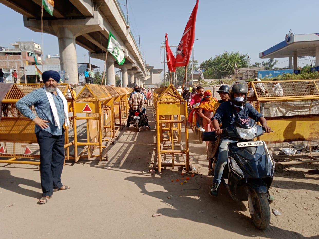 Two and a half feet road opened for traffic from Tikri border