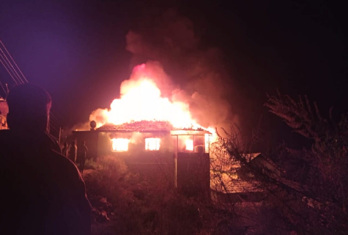 Fire broke out in two and a half storey house in kullu, loss of lakhs