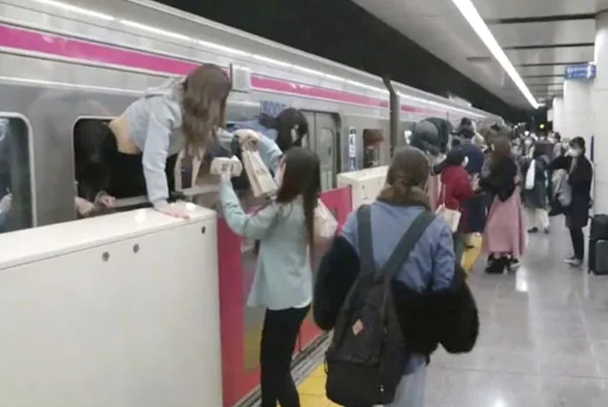 Japan Man Dressed As Batman Joker knife In Hand Sets Tokyo Train On Fire 10 Injured Latest News Update