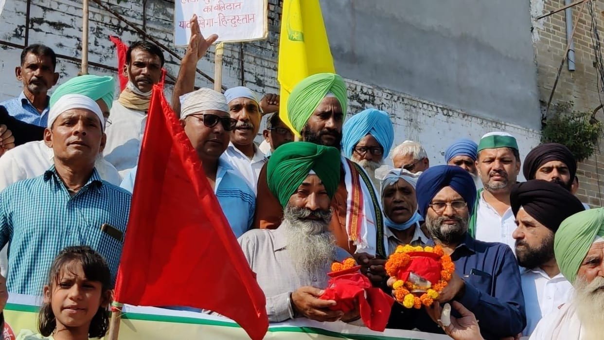 Farmers' ashes immersed in Ganga