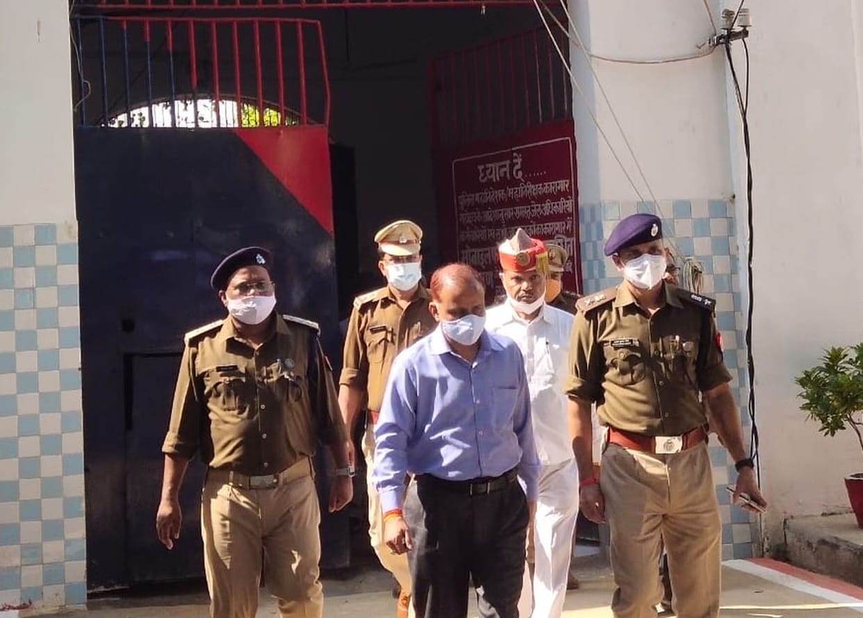 DM SP inspected the jails and asked the prisoners problems
