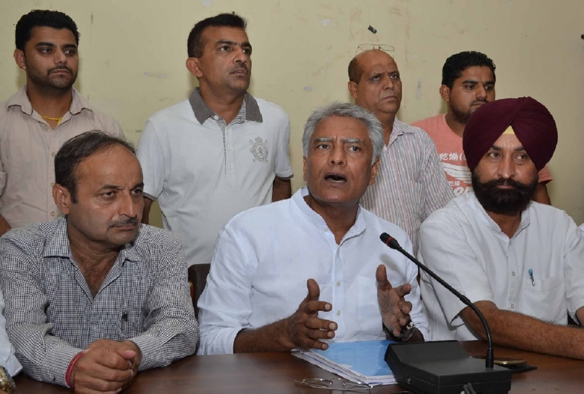 sunil jakhar accuses punjab government of forgetting sacrifice of indira gandhi