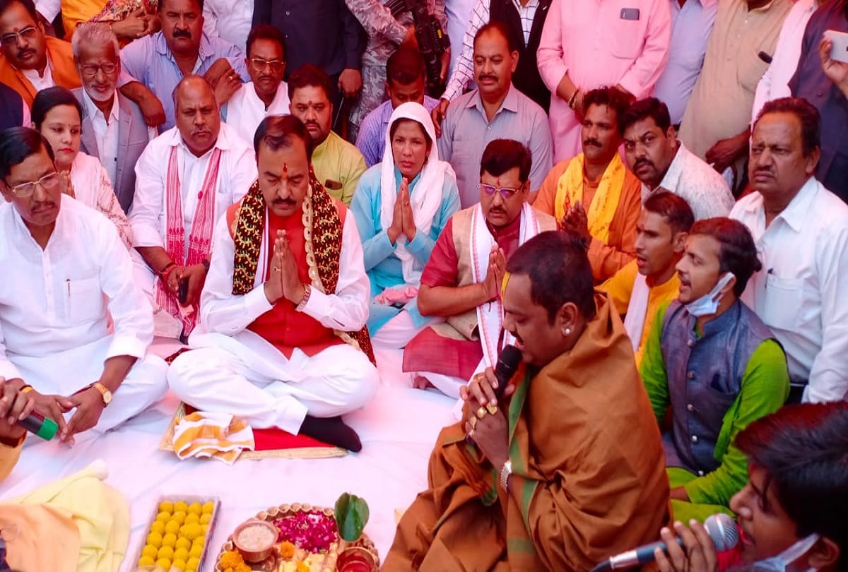 Hathras Deputy CM Keshav Prasad Maurya inaugurated the Talab over bridge