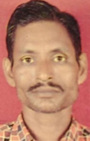 fathepur news,A farmer going to the field was hit by a bus, dies