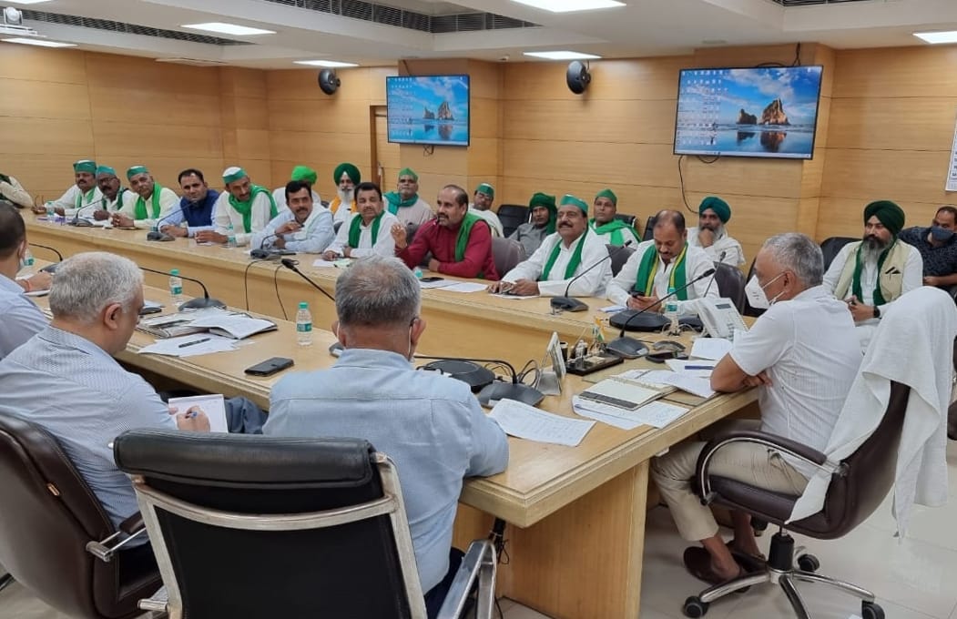 Farmers raised problems in front of Principal Secretary