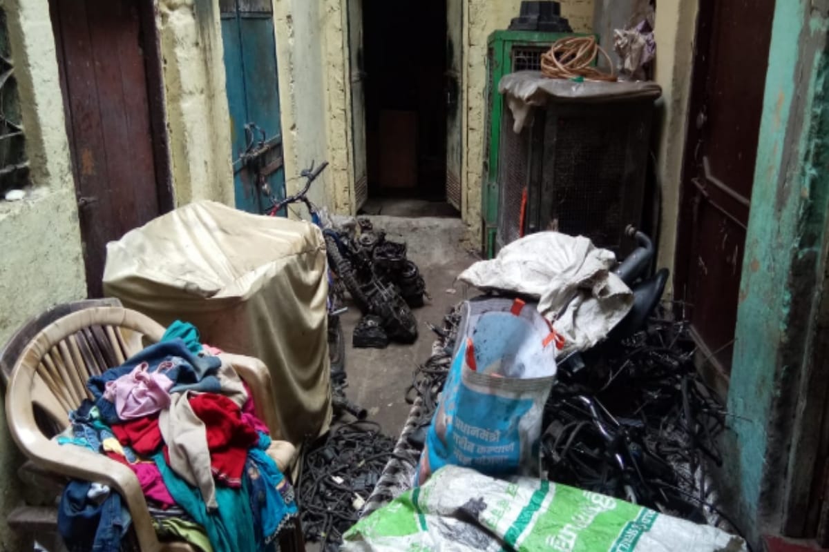Meerut: Police raid in Sotiganj, engine, tank and parts of bike found inside washing machine