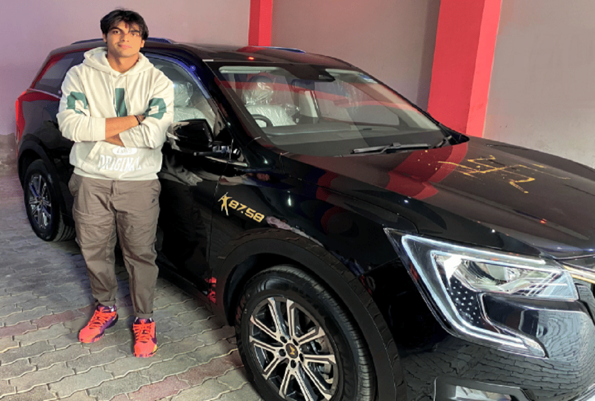 Anand Mahindra gifts new luxury car to tokyo olympic and paralympics gold medalist Neeraj Chopra and Sumir Antil